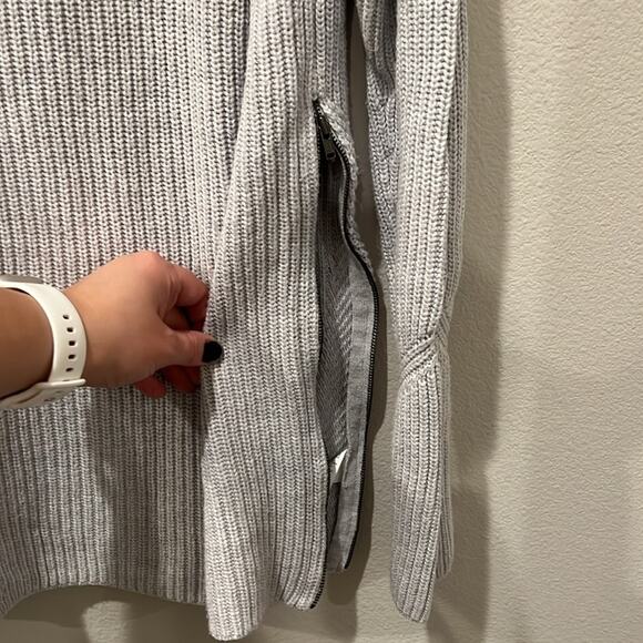 CAbi Deep V-neck Asymetrical Zipper Side Sweater | Size Medium - Picture 8 of 10